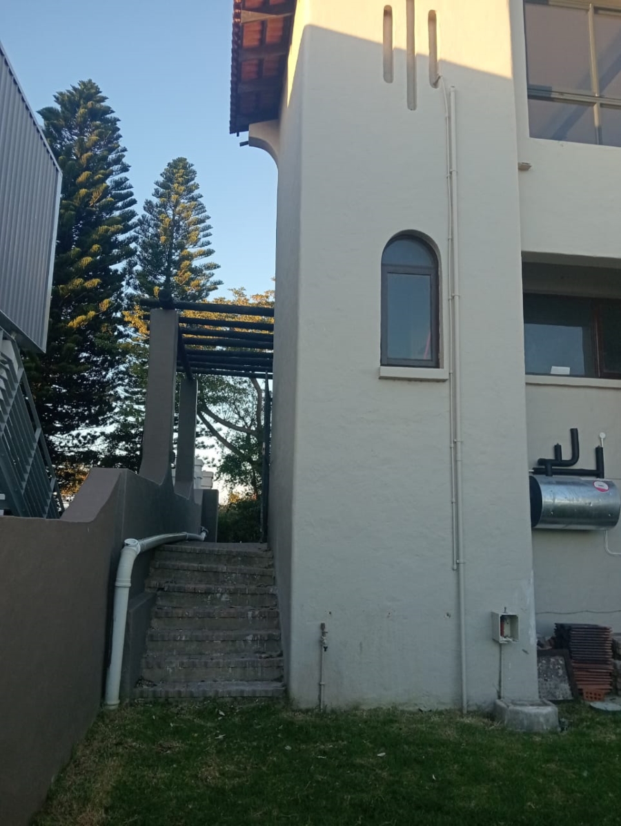 5 Bedroom Property for Sale in Paradise Beach Eastern Cape